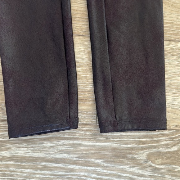 Spanx Faux Leather Burgandy leggings EUC - Picture 3 of 7